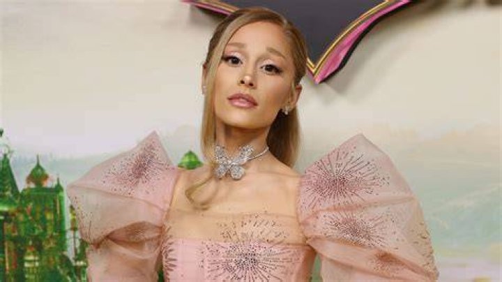 アリアナ・グランデとは誰か　歌姫、俳優、ブランドの現在地